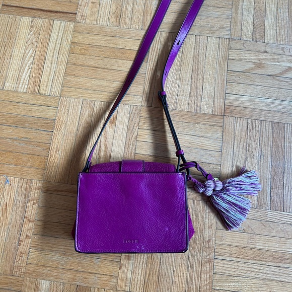 Fossil Small Crossbody - Picture 2 of 3
